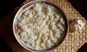 Cơm nguội có thể để được bao lâu?